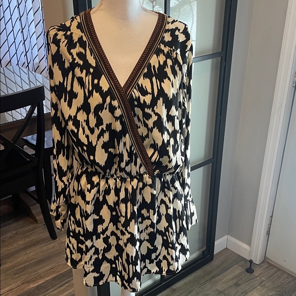 Umgee Dresses & Skirts - Boutique Umgee Animal Print Long Sleeve Tunic/Dress…Size Medium